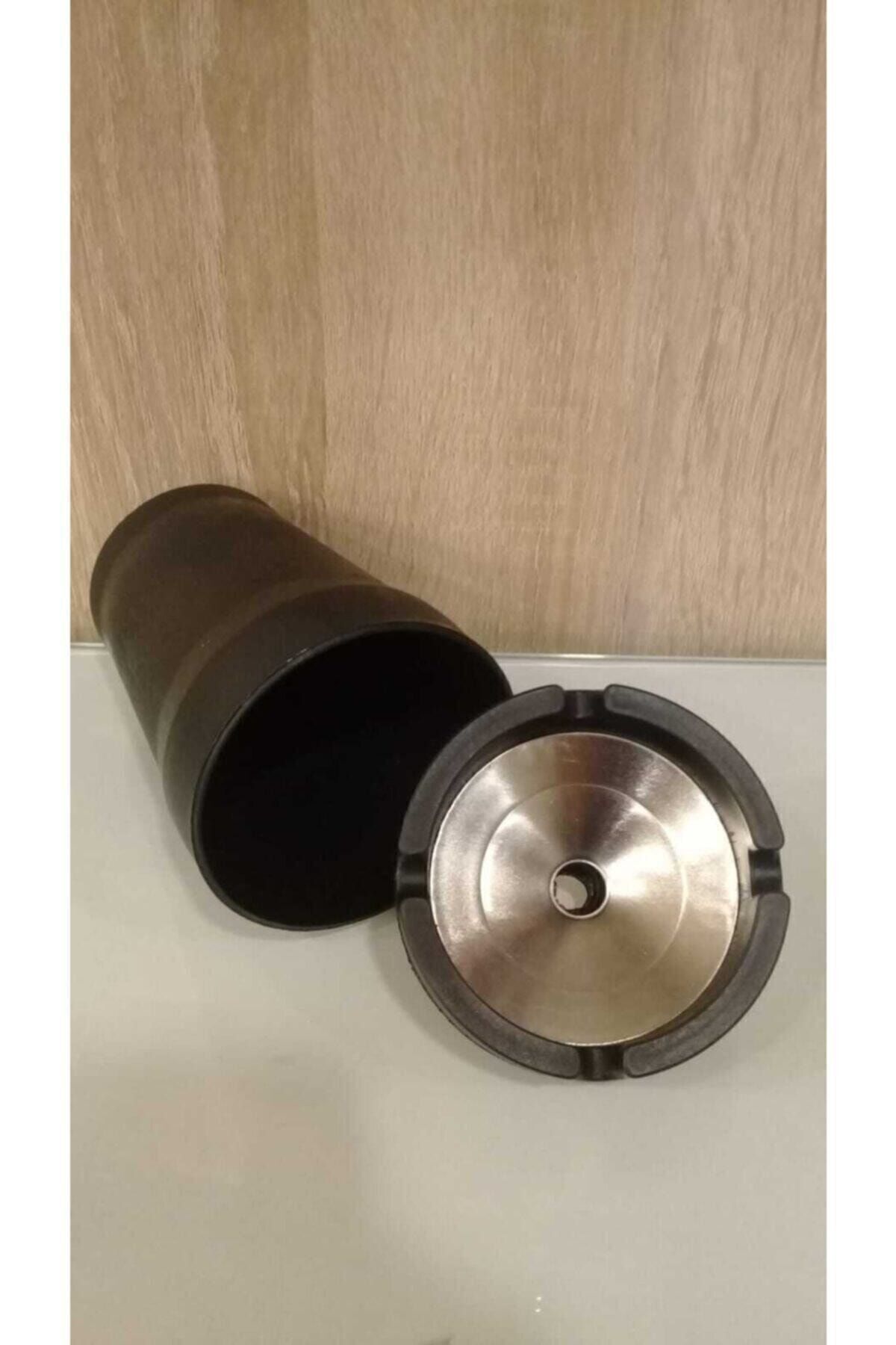 Mat Siyah Koku Hapseden Yanmaz Plastik Iç Kısmı Metal Küllük