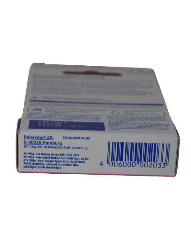 Nivea Dudak Kremi Aromalı Böğürtlen 4,8G